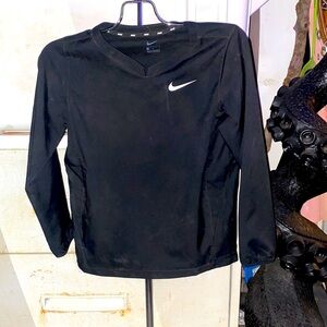 IN NEW CONDITION. NIKE, WATERPROOF, PULLOVER